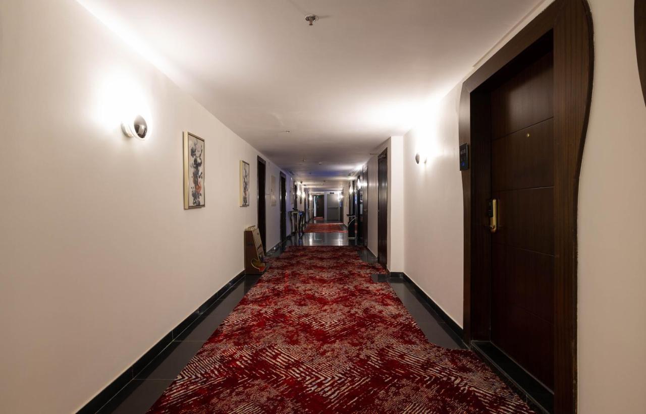 Mira Business Hotel Riad Exterior foto